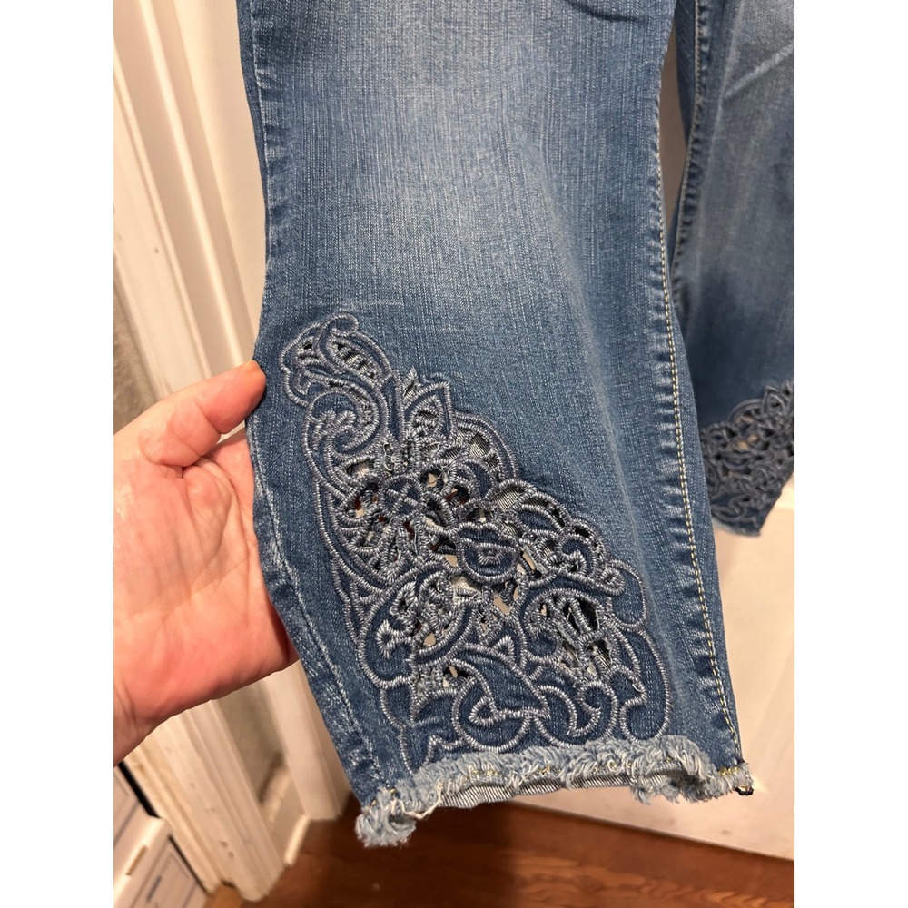 Torrid Skinny Jeans Womens 22 Blue Medium Embroidered Eyelet Raw Hem Stretch - Picture 2 of 7